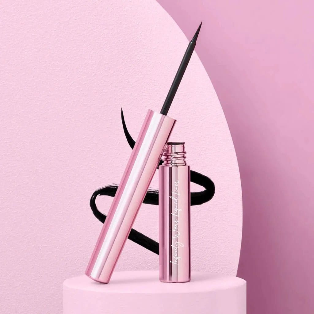 OVERACHIVER - Delineador Líquido En Pincel - Infinity Wear Liquid Liner | Beauty Creations