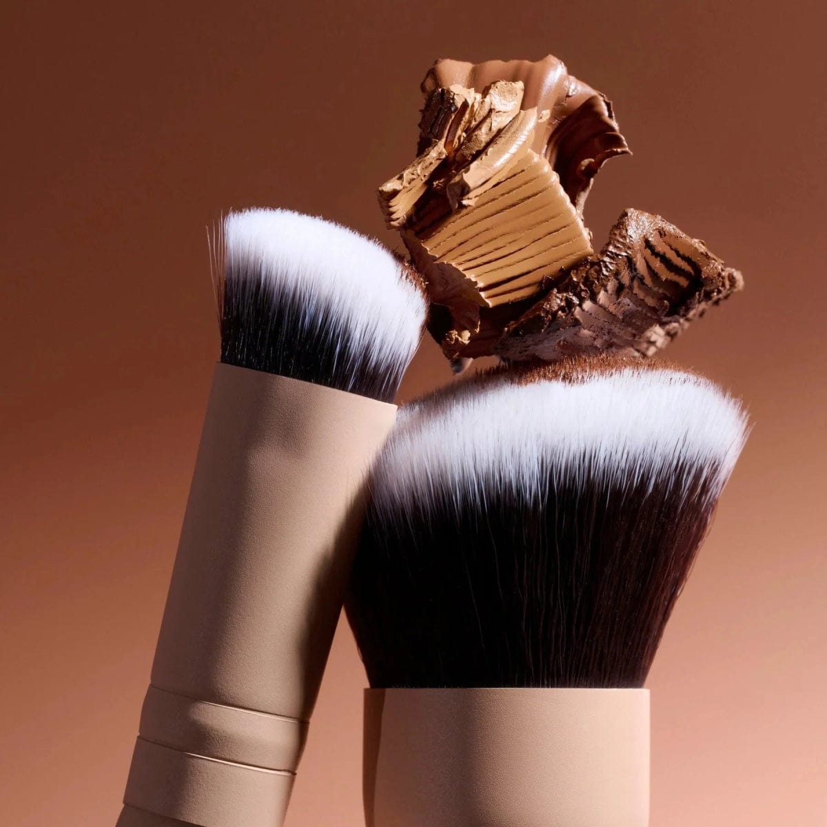 Snatch And Sculpt - Brocha De Maquillaje Para Controno E Iluminador | Beauty Creations